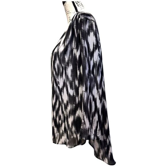 a.n.a. Shear Popover 3/4 Sleeves V Neck Top Size XL - Picture 5 of 9